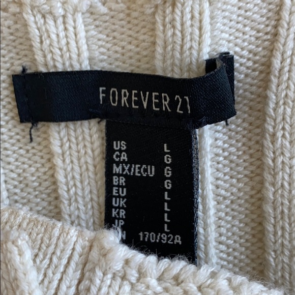 🌙3 FOR $20 
Forever 21 button down crop top - Picture 2 of 2